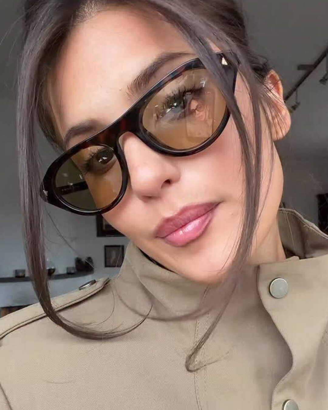 Sophia Oversized Sunglasses - Women's Fashion Accessory - Image 2