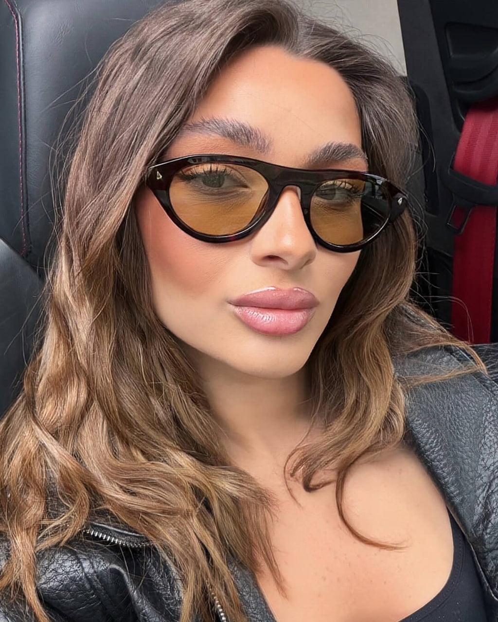 Sophia Oversized Sunglasses - Women's Fashion Accessory - Image 3
