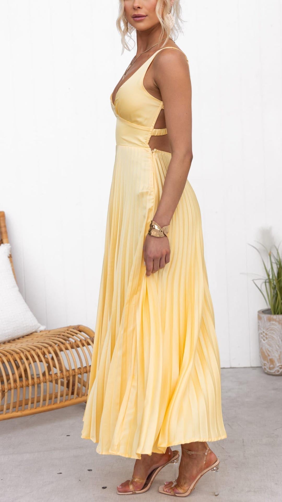 Olivia Flowing Pleated Summer Maxi Dress - Elegant Occasion Dress for Women - Image 3