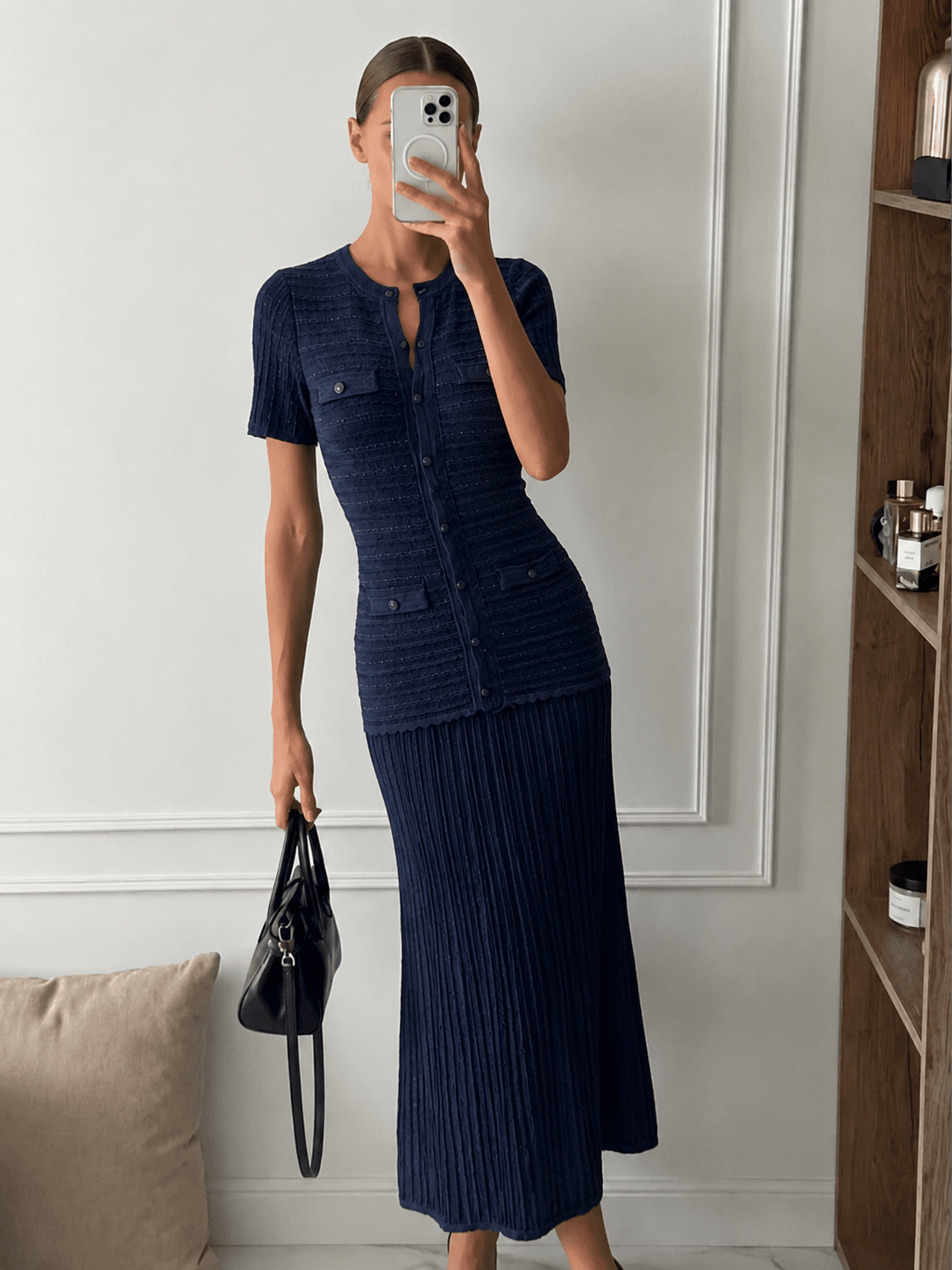 Beatrice Elegant Ribbed Knit Maxi Dress with Cinched Waist - Image 2