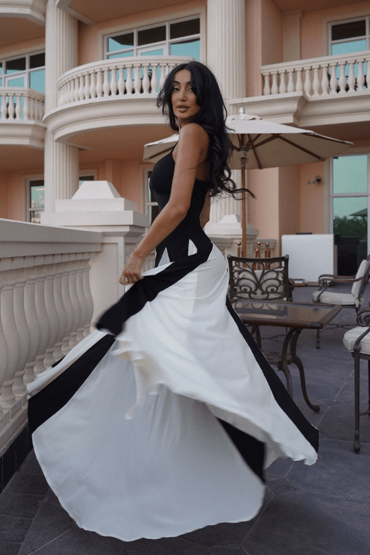 Ciara Contrasting Pleated Maxi Dress - Elegant Occasion Dress for Women - Image 3