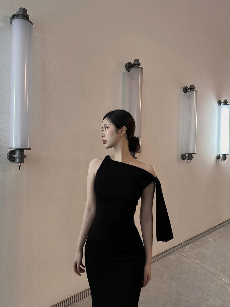 Kylie knotted Maxi Dress - Elegant Occasion Dress for Women - Image 5