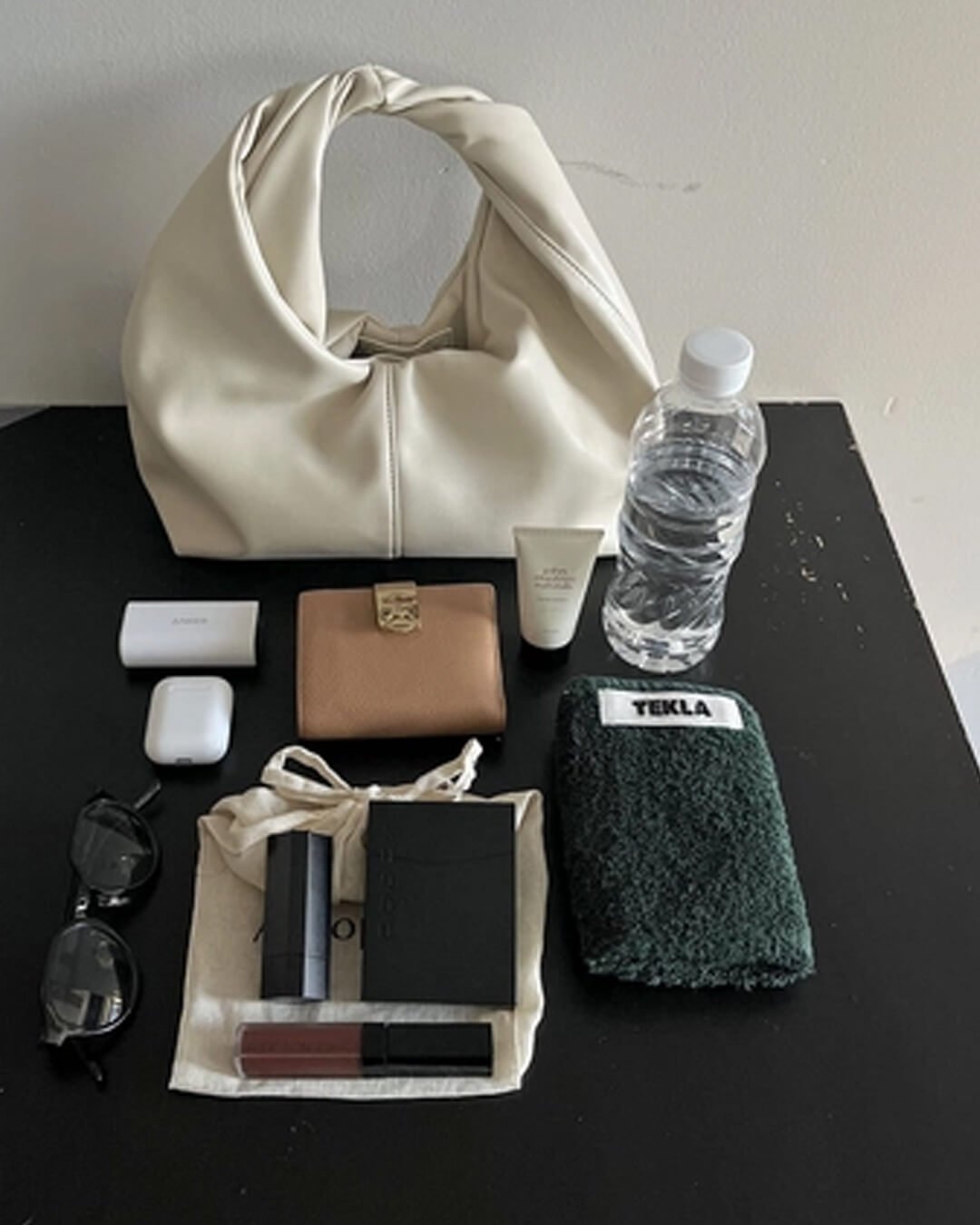 Gelyn Twist Square Clutch Bag - Elegant Solid Color Commuter Handbag - Image 3