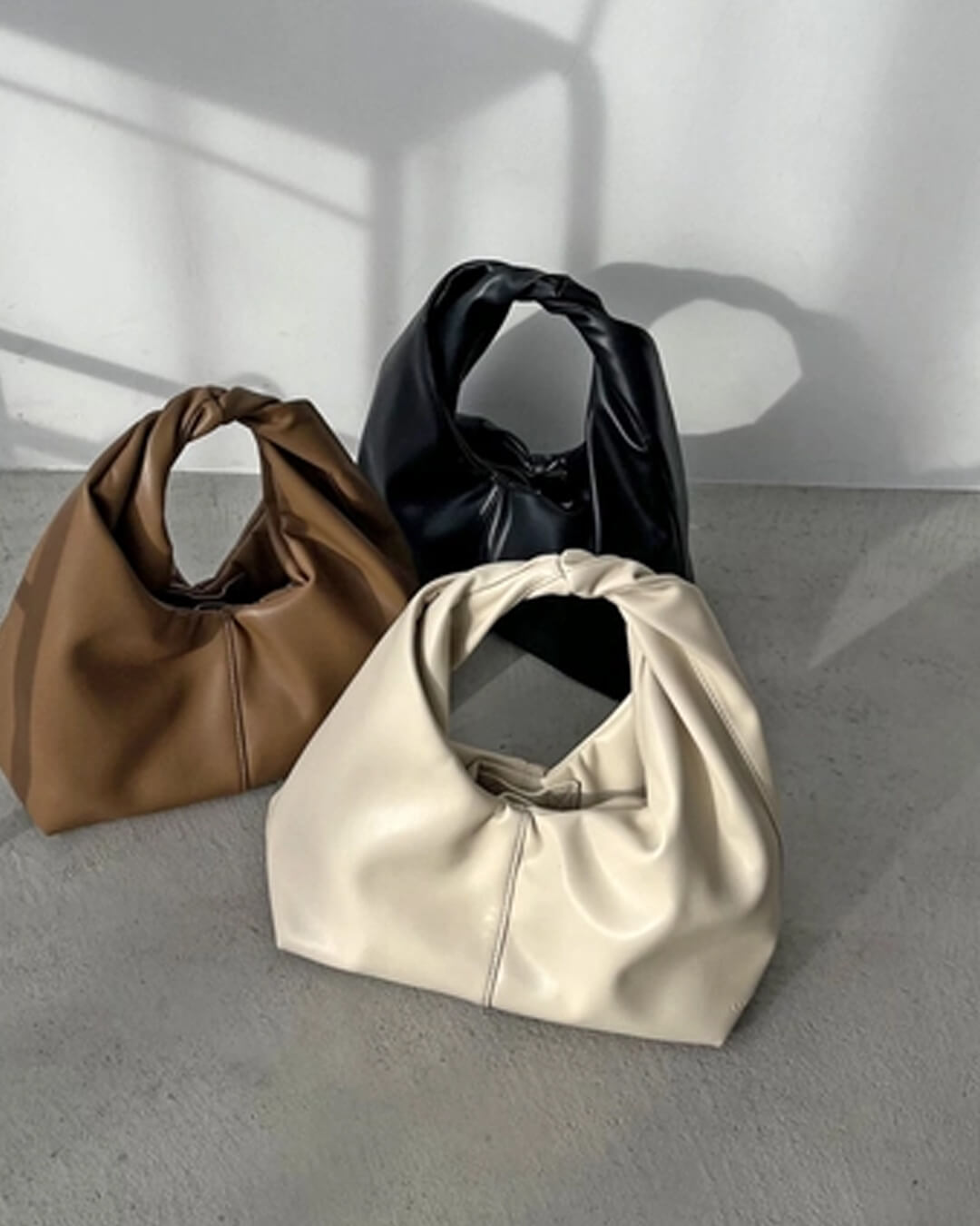 Gelyn Twist Square Clutch Bag - Elegant Solid Color Commuter Handbag - Image 6