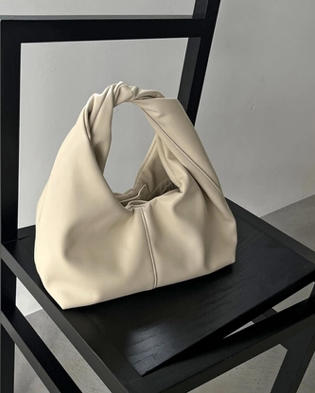 Gelyn Twist Square Clutch Bag - Elegant Solid Color Commuter Handbag - Image 4
