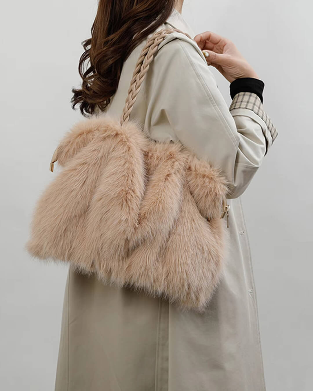 Loreen Faux Fur Tote Bag with Metal Chain - Plush Shoulder Tote Handbag - Image 4