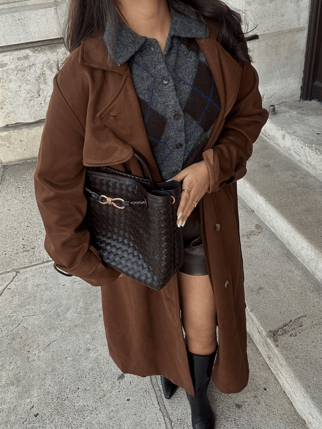 Lucia Woven Handbag - Structured Shoulder Bag for Everyday Use - Image 6
