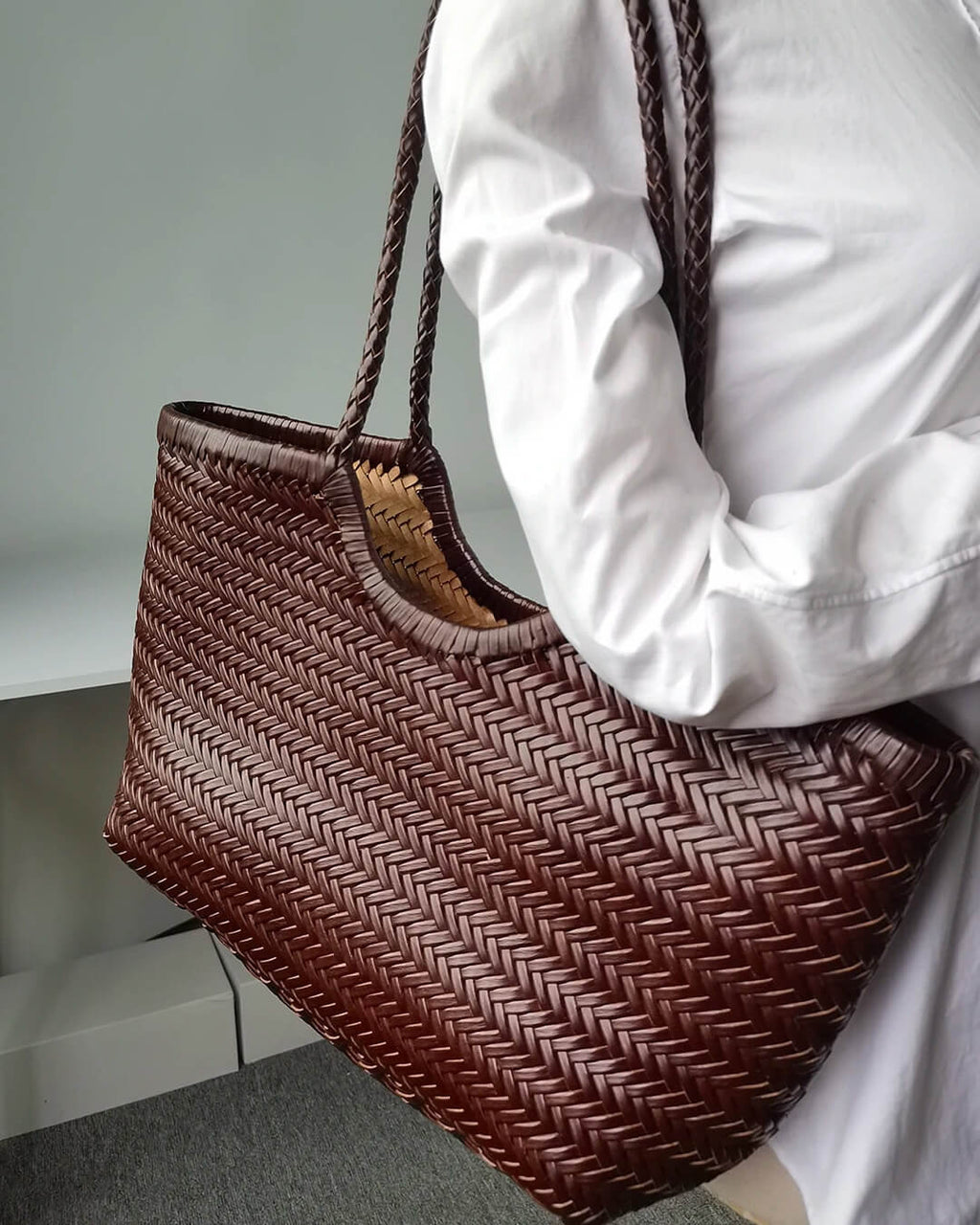 Rica Woven Faux Leather Handbag - Chic Woven Tote Bag - Image 3