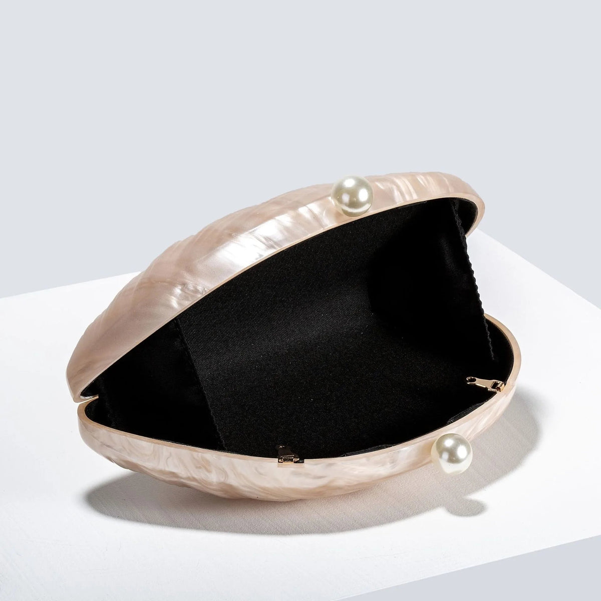 Valentina Shell-Shaped Clutch Purse - Women's Everyday Handbag - Image 4
