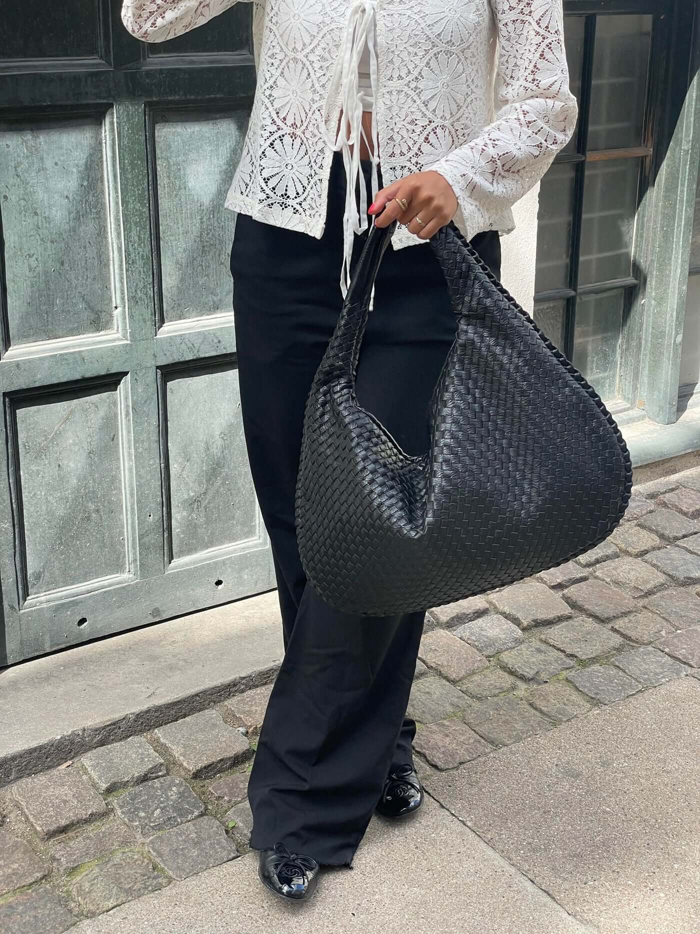 Woven Bag XL Oversized Woven Handbag - Lattice Detail Everyday Tote - Image 2