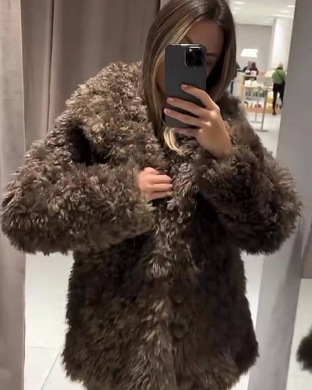 Betty Faux Fur Jacket - Women's Fall and Winter Outerwear - Image 3