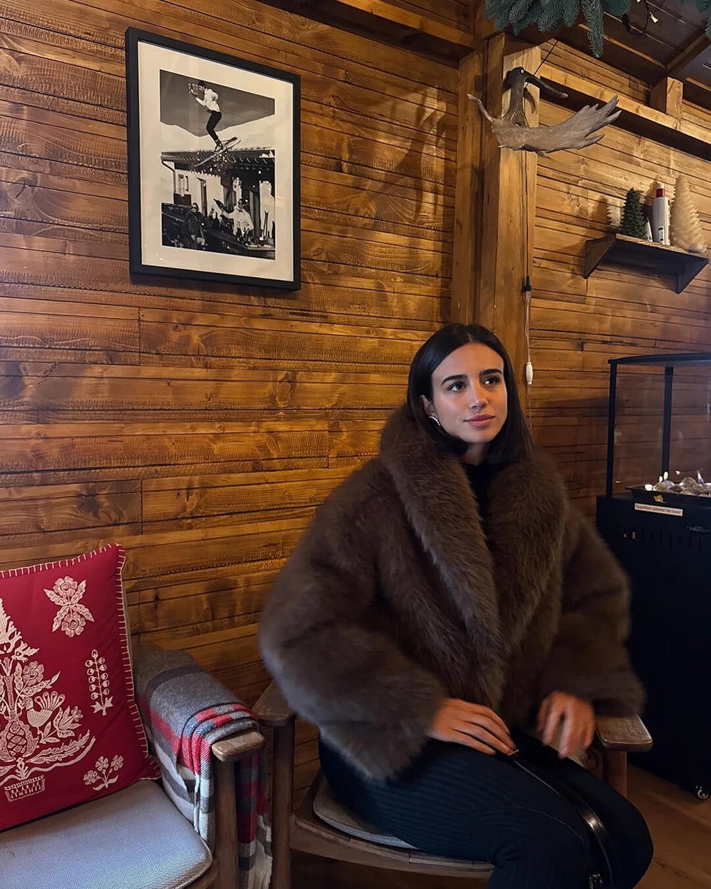 Elsa Short Faux Fur Coat - Women's Fall and Winter Outerwear - Image 7