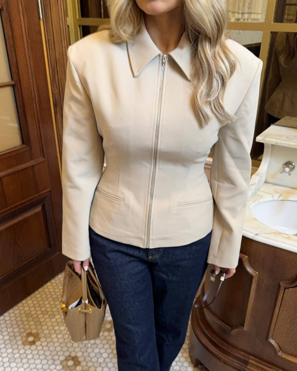 Hazeline Zip-Up Cinched Waist Jacket - Women's Fall and Winter Outerwear - Image 4