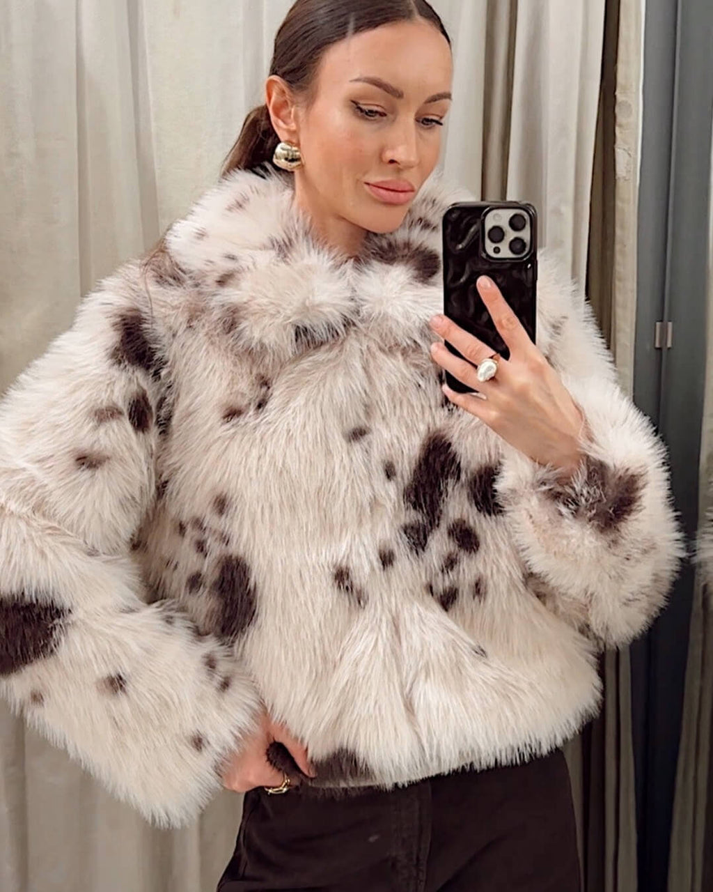 Sarah Faux Fur Coat - Women's Fall and Winter Outerwear - Image 3