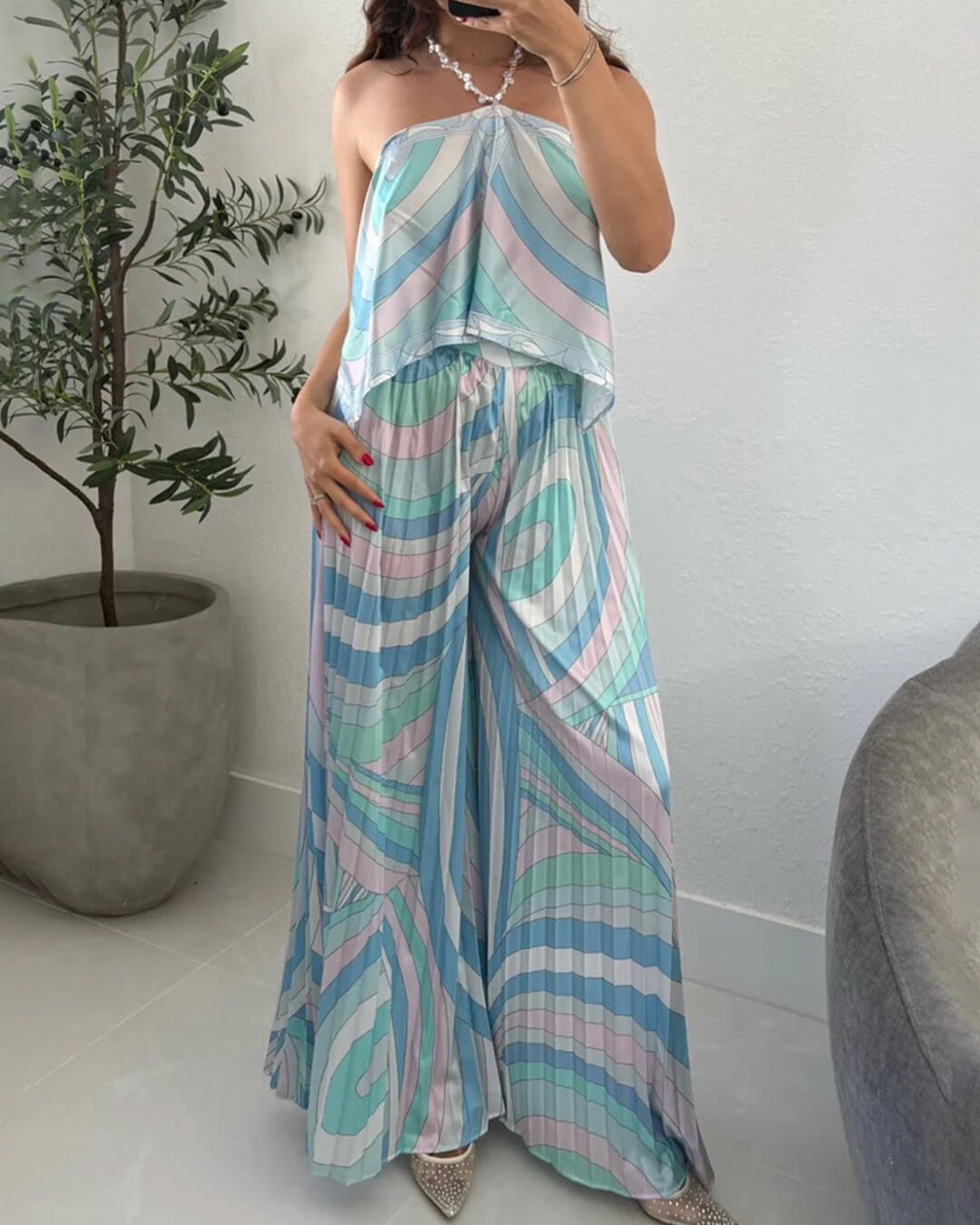 Nora Pleated Capri Pants Co-Ord Set - Women's Coordinated Outfit - Image 2