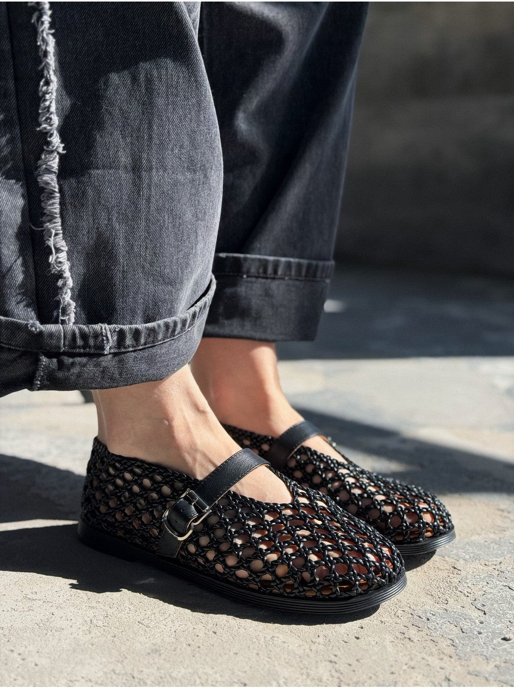 Bianca Comfortable Closed Toe Summer Sandals - Woven Hollow Out Flats