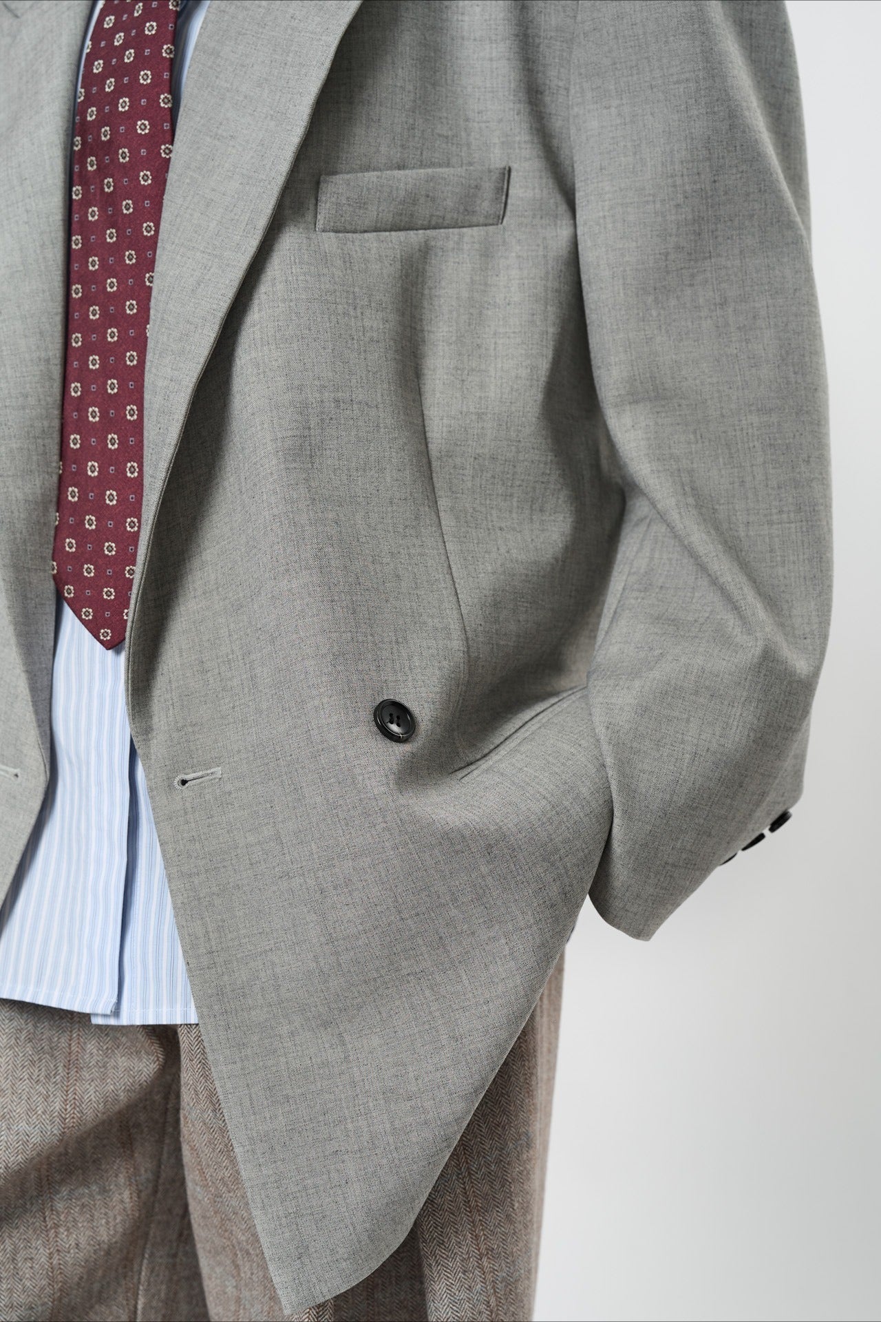Akira Structured Shoulder Blazer - Women's Fall and Winter Outerwear - Image 4
